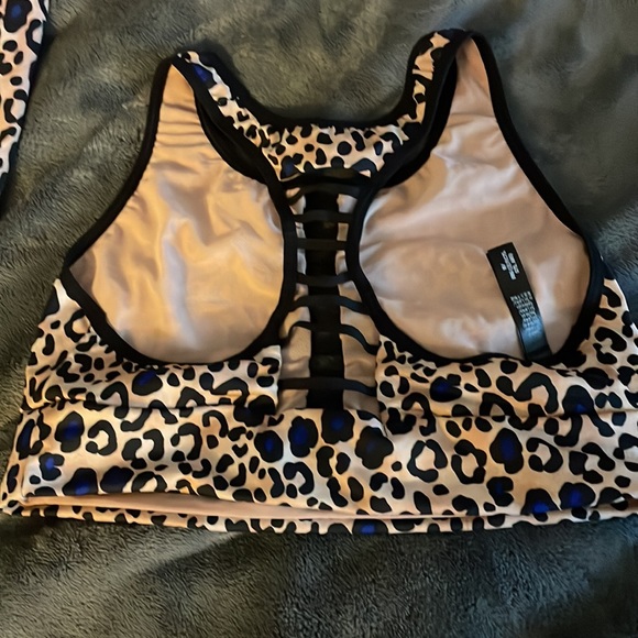 Workout Top - Picture 3 of 4